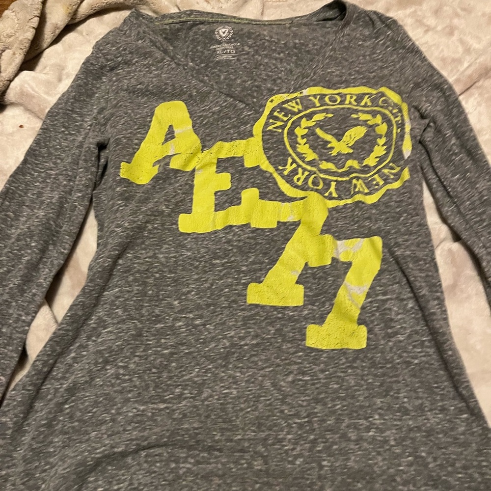 American Eagle long sleeve shirt